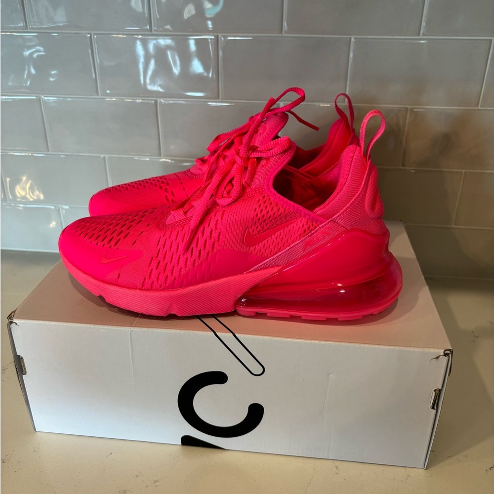 Women's Nike Air Max 270 Neon Pink Sz 9.5